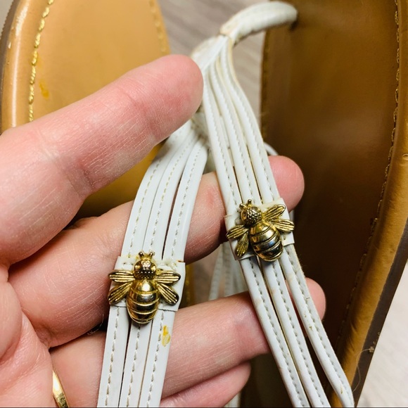Ann Taylor Loft white leather strappy flip flop sandals w/ gold bumblebee charm - Picture 10 of 13